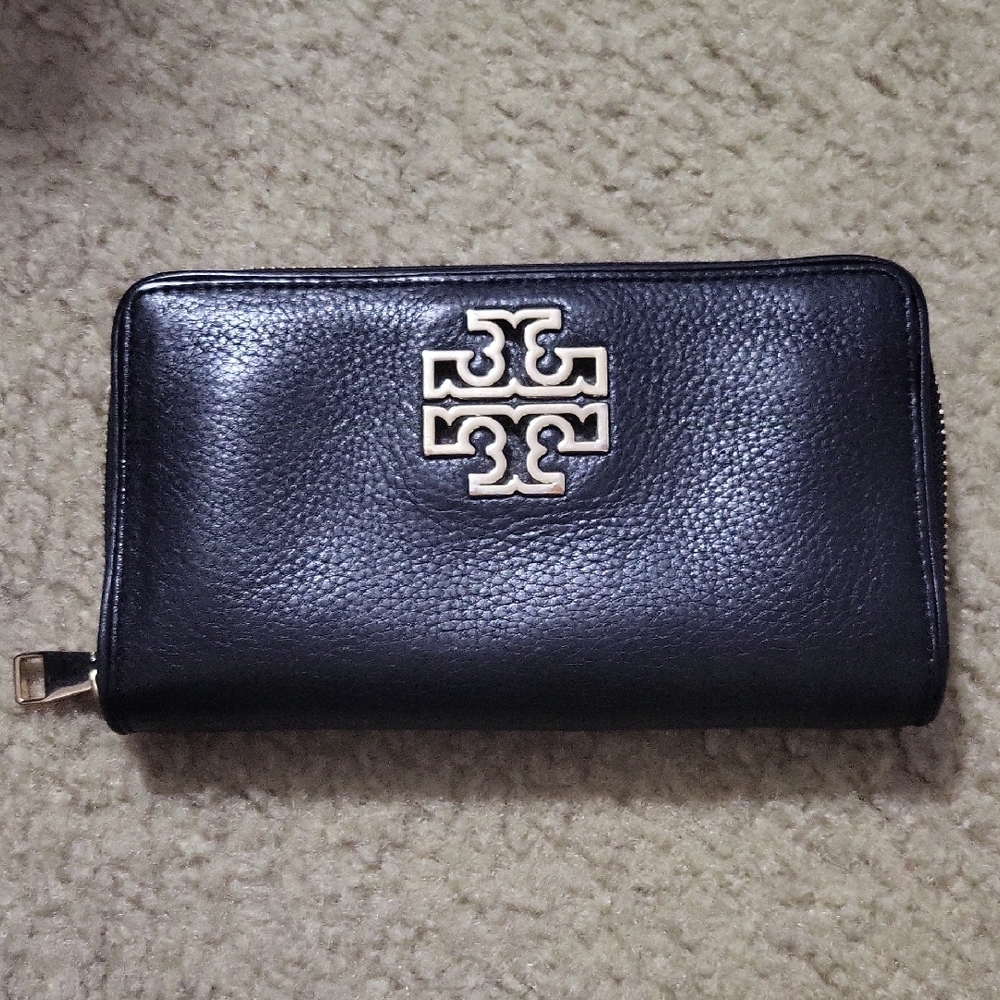 Tory Burch Black Pebbled Leather Wallet